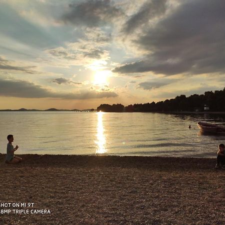Vila Sentio Mare-Apartments Livaic Zeljko Pirovac Bagian luar foto