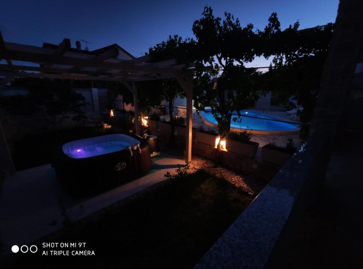 Vila Sentio Mare-Apartments Livaic Zeljko Pirovac Bagian luar foto