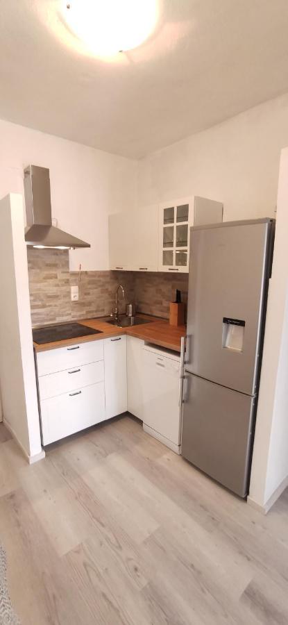 Vila Sentio Mare-Apartments Livaic Zeljko Pirovac Bagian luar foto