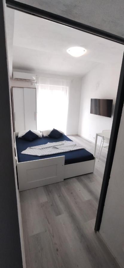 Vila Sentio Mare-Apartments Livaic Zeljko Pirovac Bagian luar foto