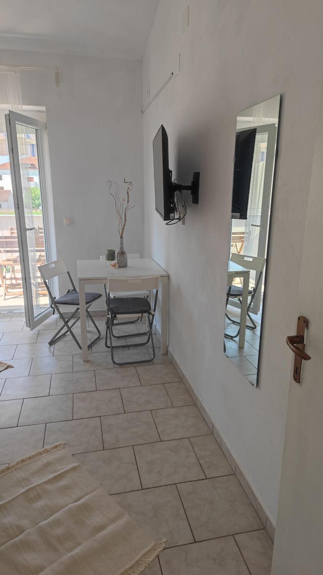 Vila Sentio Mare-Apartments Livaic Zeljko Pirovac Bagian luar foto