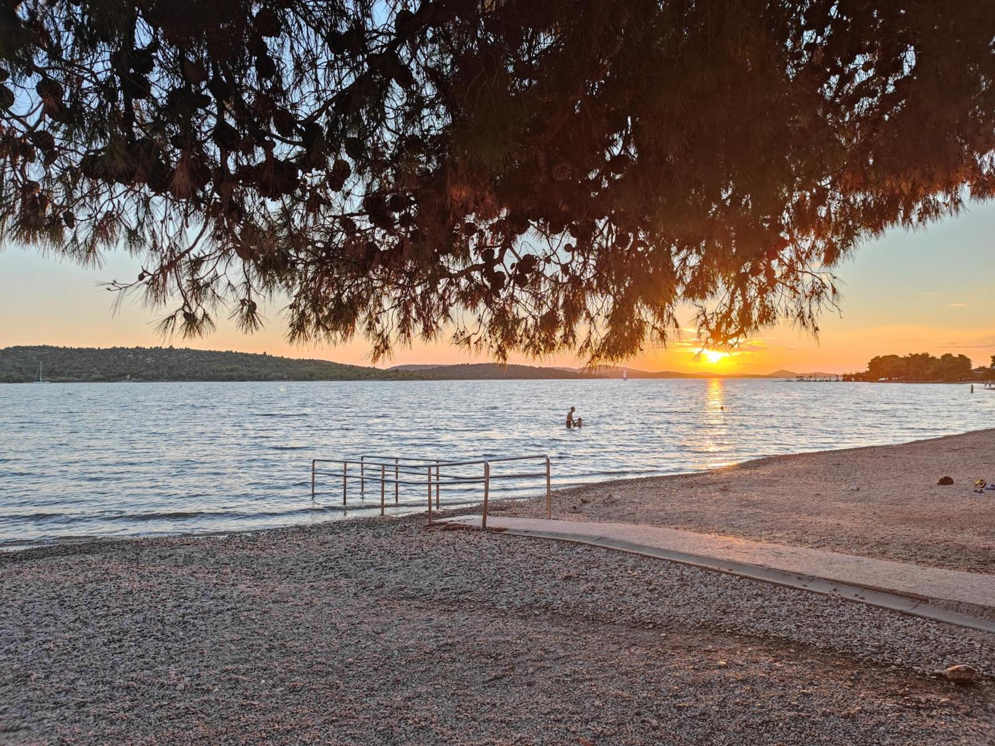 Vila Sentio Mare-Apartments Livaic Zeljko Pirovac Bagian luar foto
