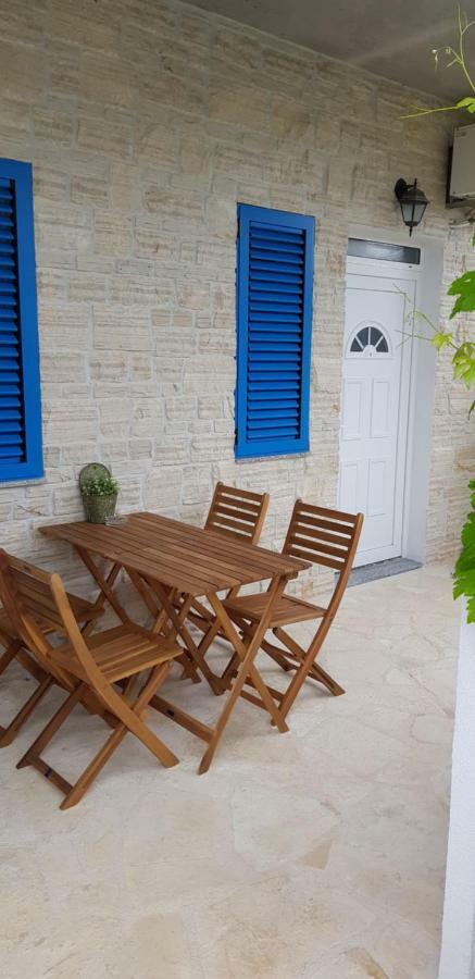 Vila Sentio Mare-Apartments Livaic Zeljko Pirovac Bagian luar foto