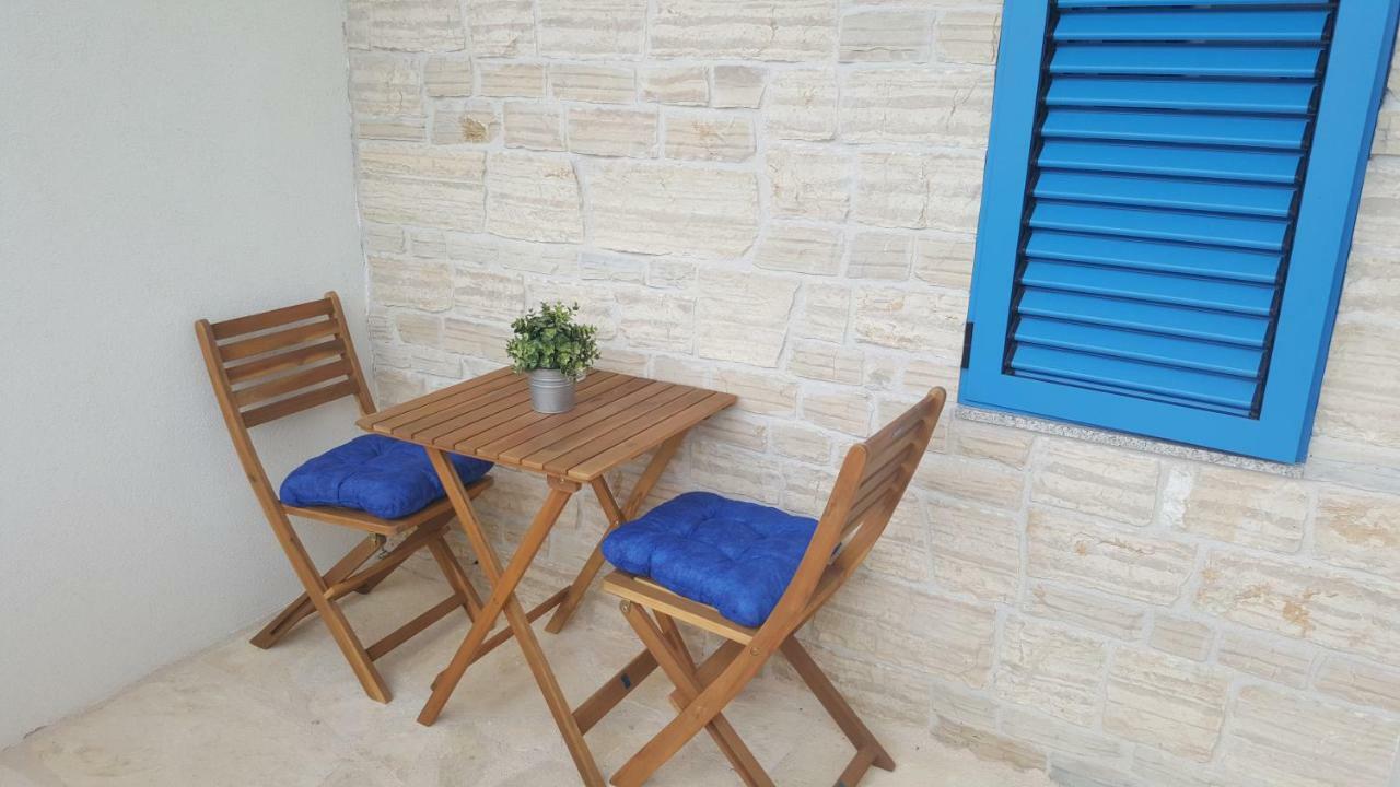 Vila Sentio Mare-Apartments Livaic Zeljko Pirovac Bagian luar foto